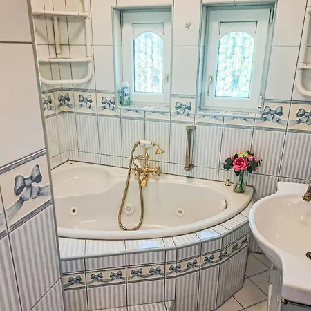 Villa Rose By Interhome Traunkirchen