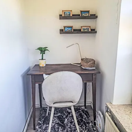 فيلة Rose By Interhome *